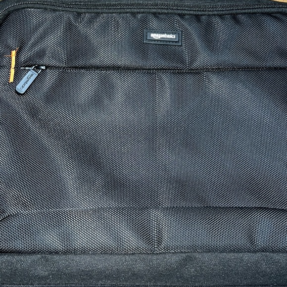 Amazon Basics Computer Case - Picture 2 of 9